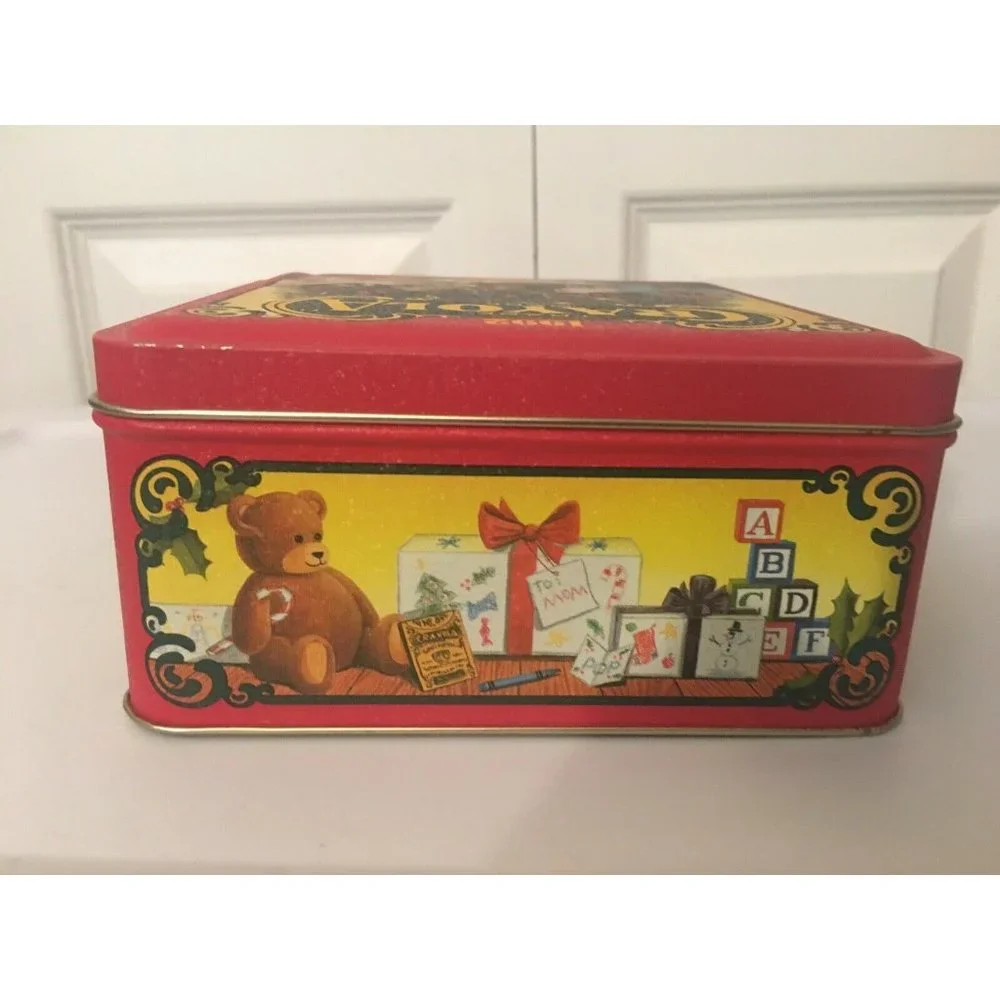Vtg Crayola Crayon Collectors Tin 64Crayons Plus Bear Ornament 1992 Series First